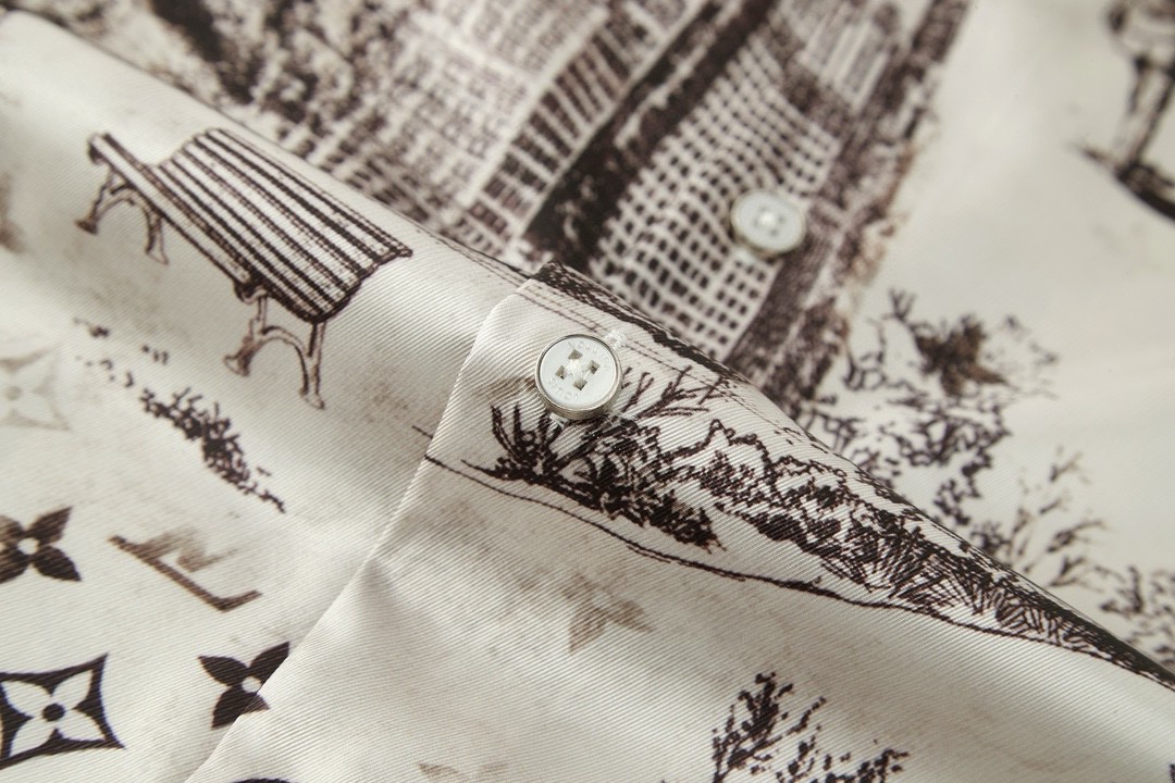 LOUIS VUITTON 路易威登 logo满印蚕丝衬衫 长袖 卡其色 1AGJN1