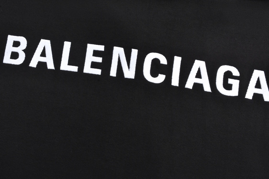 Balenciaga 巴黎世家 刺绣字母logo半拉链立领卫衣 外套 长袖 黑色 