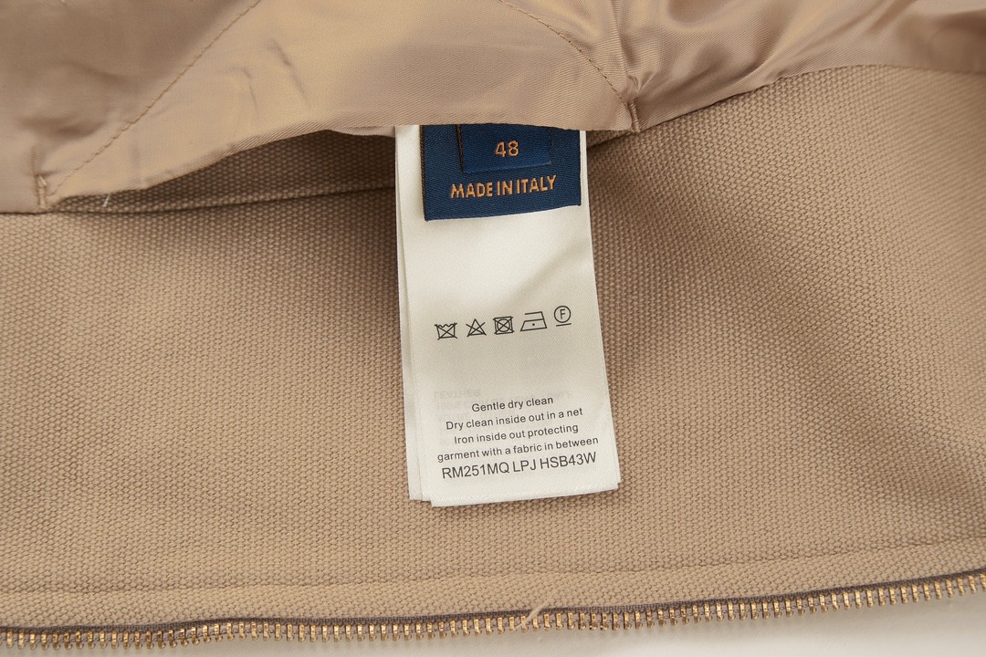 LOUIS VUITTON 路易威登 logo字母口袋拉链工装夹克 外套 长袖 杏色 1AGITA