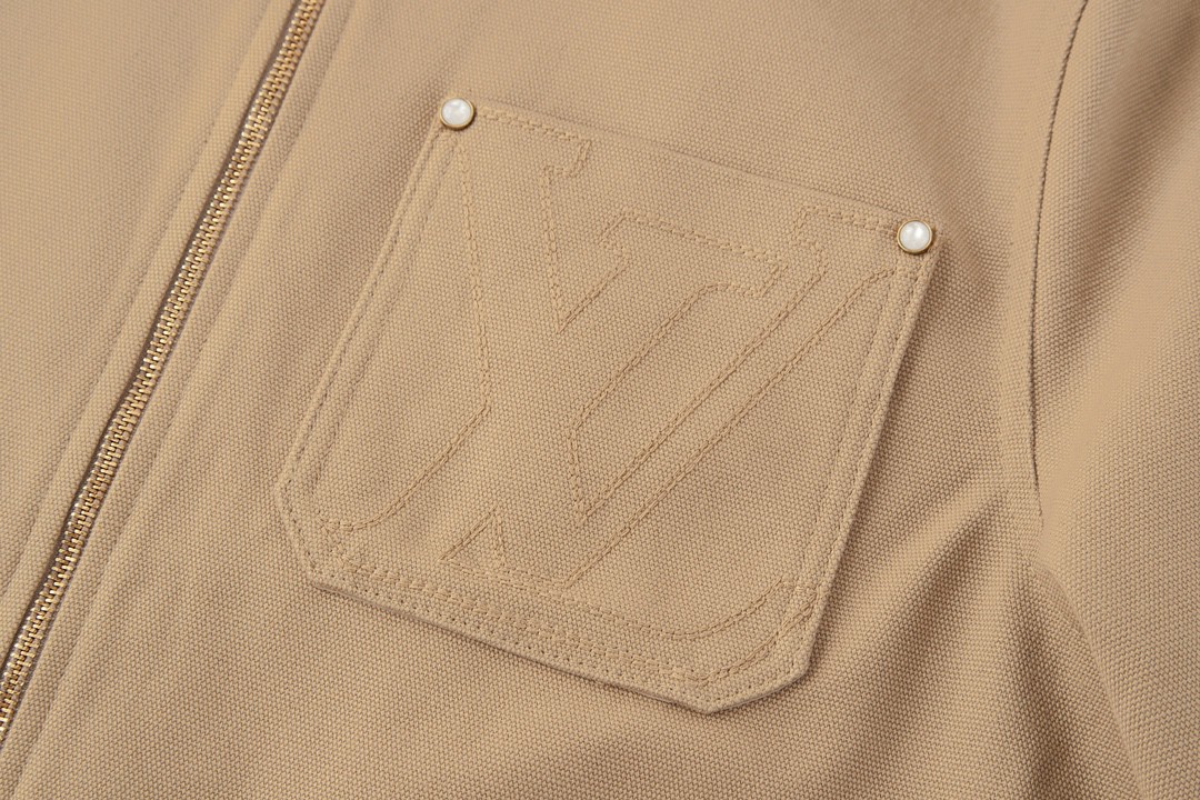 LOUIS VUITTON 路易威登 logo字母口袋拉链工装夹克 外套 长袖 杏色 1AGITA