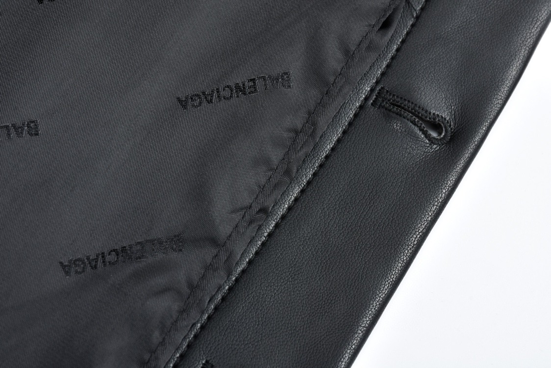 Balenciaga 巴黎世家 铆钉穿刺皮衣夹克 外套 长袖 黑色 794415TOS141000