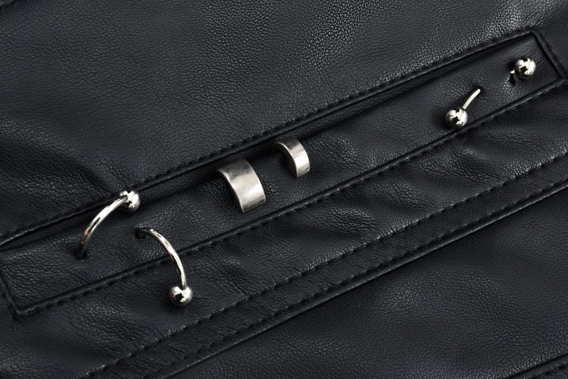 Balenciaga 巴黎世家 铆钉穿刺皮衣夹克 外套 长袖 黑色 794415TOS141000