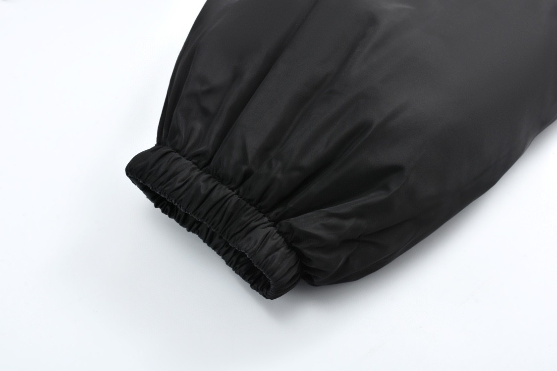 LOUIS VUITTON 路易威登 浮雕压花双面两穿拉链立领羽绒服 外套 长袖 黑色