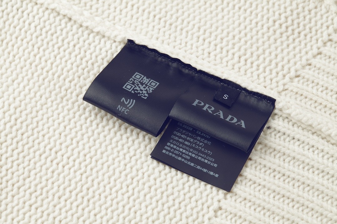 PRADA 普拉达 红蓝条拼色羊毛开衫 针织衫 毛衣 外套 长袖 白色