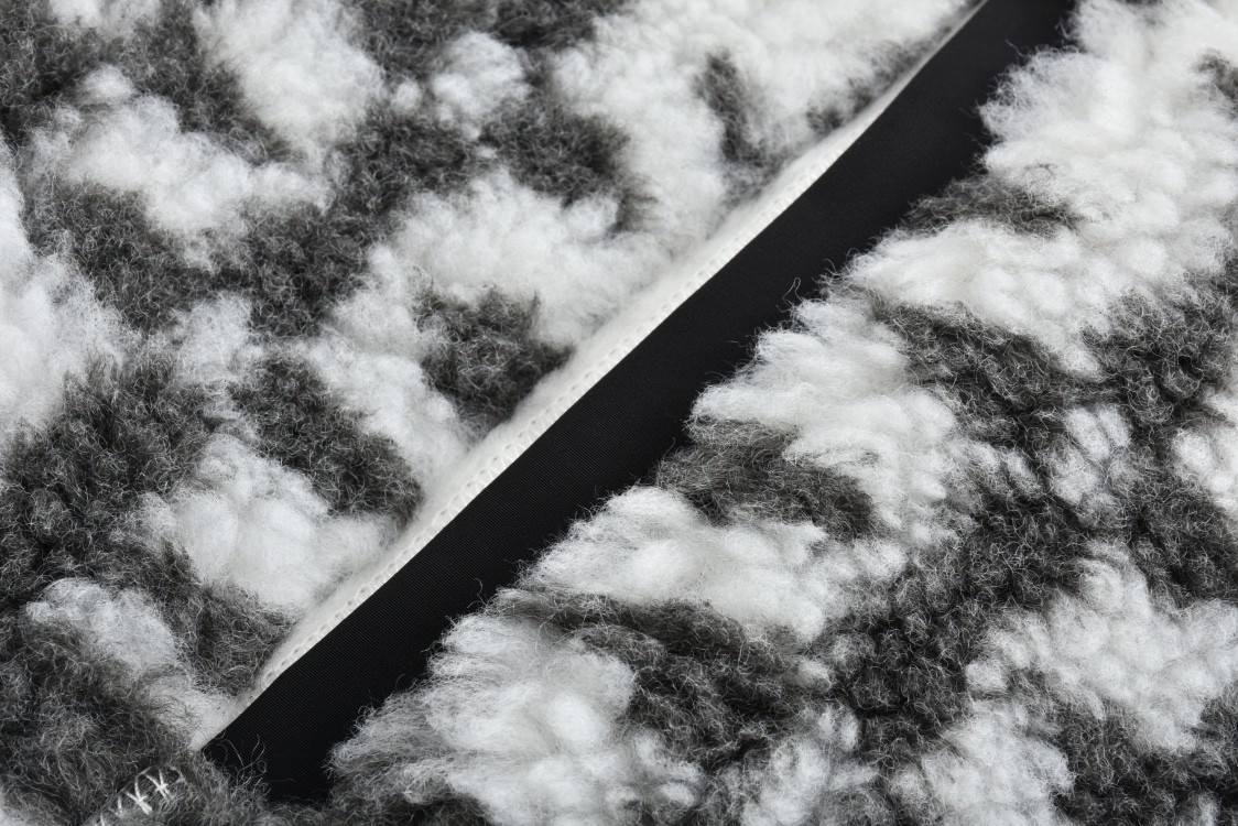 LOUIS VUITTON 路易威登 SKI滑雪系列渐变拉链立领羊羔毛夹克 外套 长袖 白色 1AGBX7