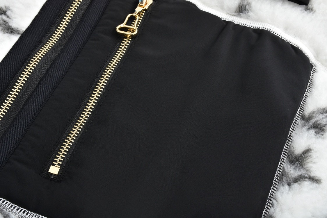 LOUIS VUITTON 路易威登 SKI滑雪系列渐变拉链立领羊羔毛夹克 外套 长袖 白色 1AGBX7