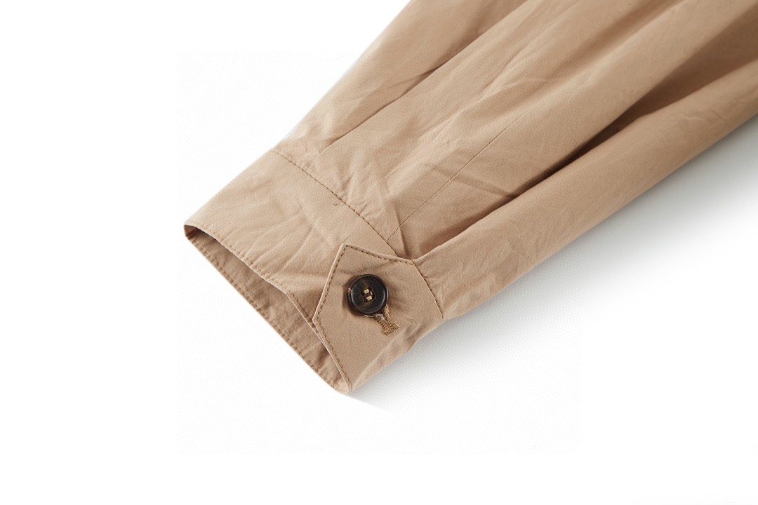 MIU MIU 缪缪 纯色logo徽标夹克 外套 长袖 卡其色