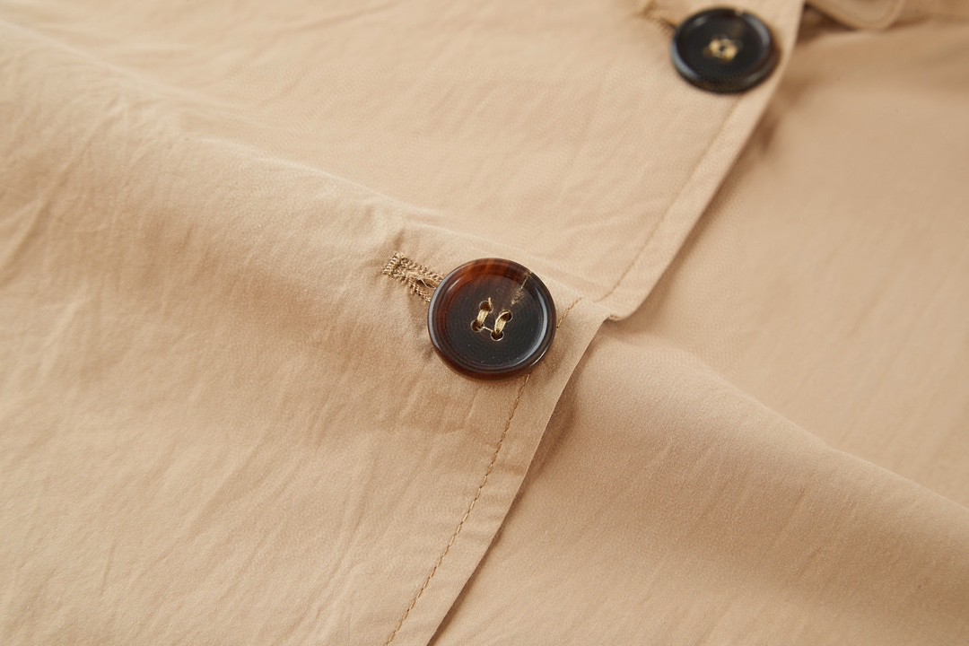 MIU MIU 缪缪 纯色logo徽标夹克 外套 长袖 卡其色