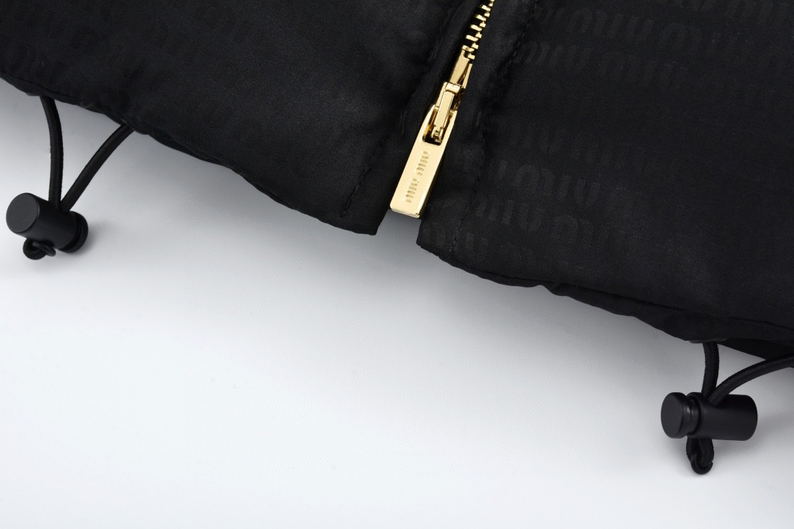 MIU MIU 缪缪 暗纹字母logo满印拉链棉服 夹克 外套 长袖 灰色 黑色