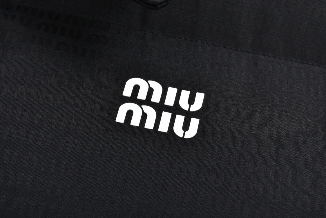 MIU MIU 缪缪 暗纹字母logo满印拉链棉服 夹克 外套 长袖 灰色 黑色