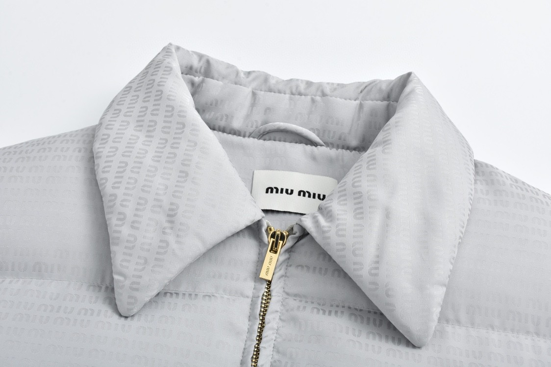 MIU MIU 缪缪 暗纹字母logo满印拉链棉服 夹克 外套 长袖 灰色 黑色