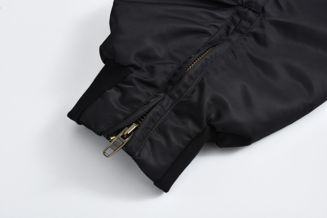 Balenciaga 巴黎世家 黄胶带字母logo印花连帽飞行员夹克 棉服 外套 长袖 黑色 791103TPO041000