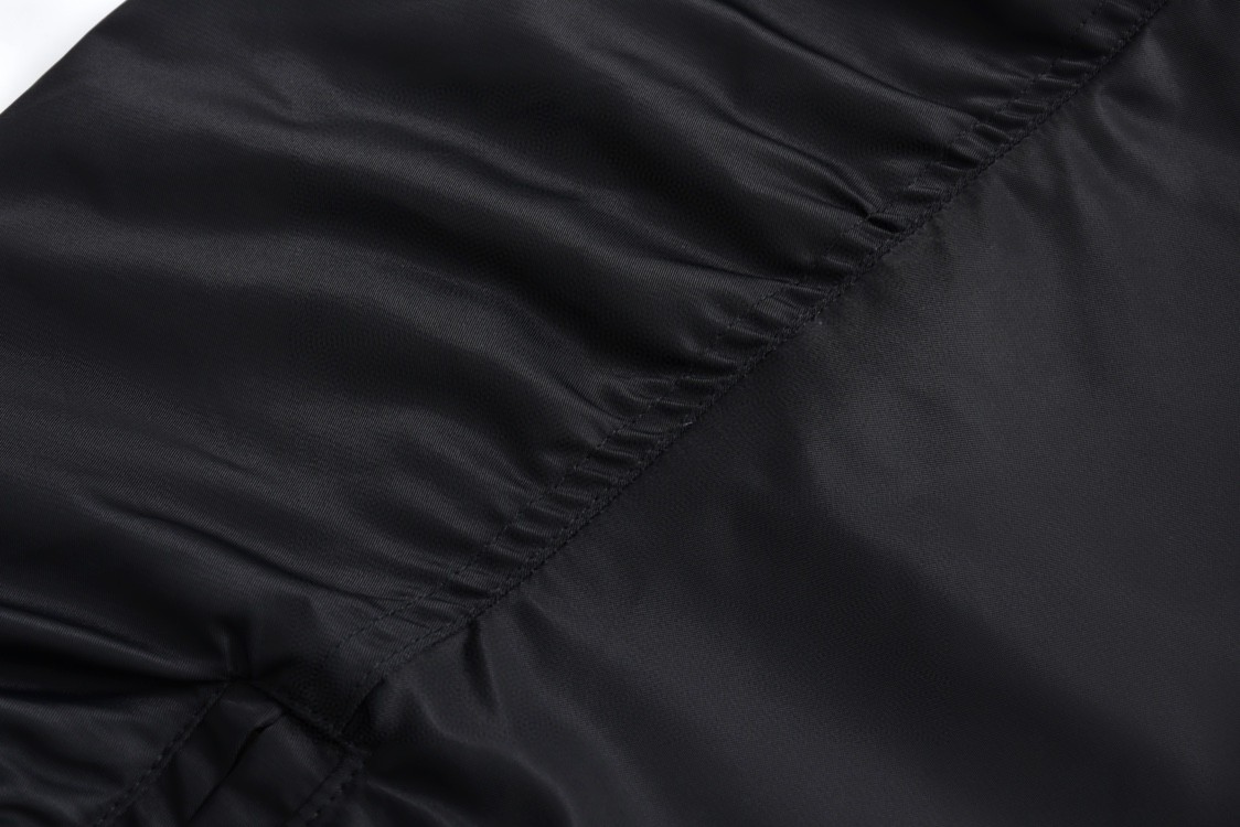 Balenciaga 巴黎世家 黄胶带字母logo印花连帽飞行员夹克 棉服 外套 长袖 黑色 791103TPO041000