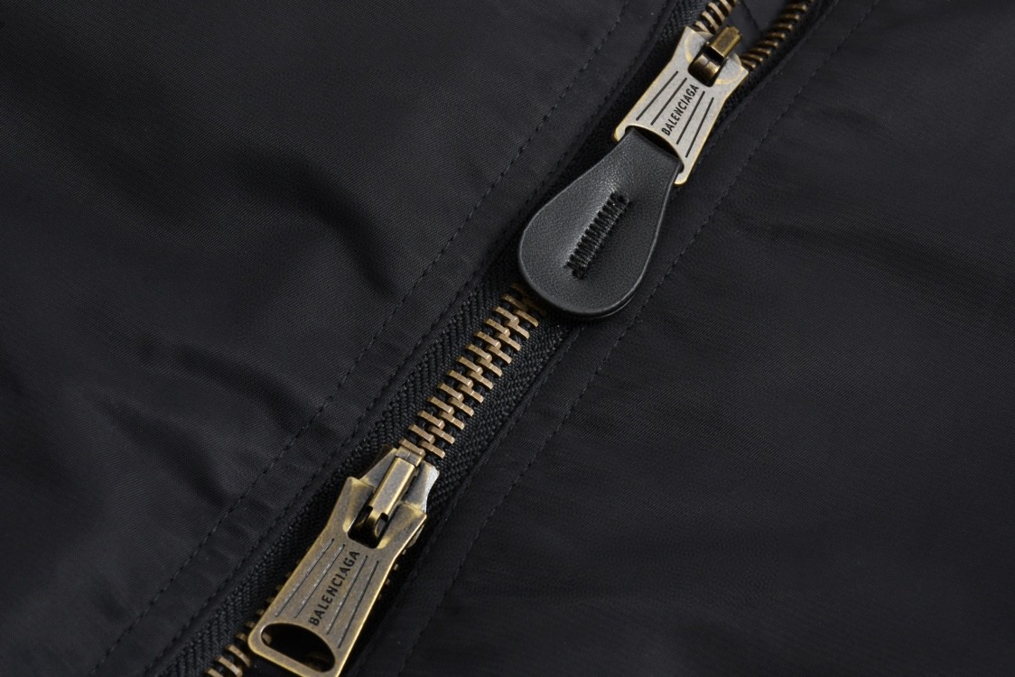 Balenciaga 巴黎世家 黄胶带字母logo印花连帽飞行员夹克 棉服 外套 长袖 黑色 791103TPO041000