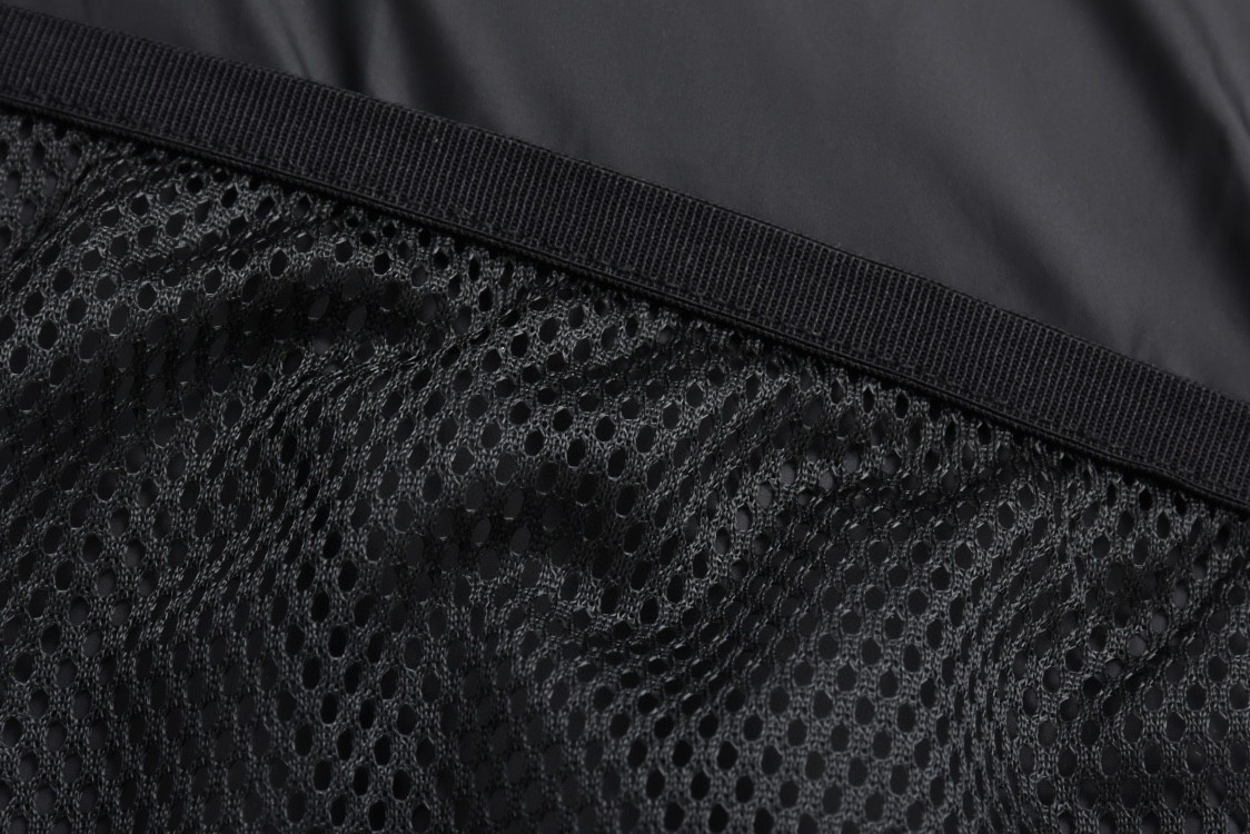 LOUIS VUITTON 路易威登 字母logo暗纹提花连帽羽绒服 外套 长袖 黑色 1AGAEJ