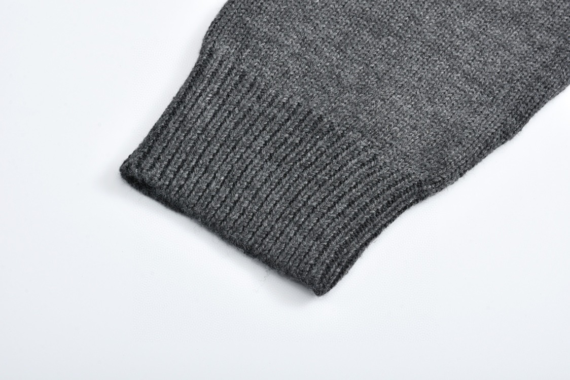 [Copy]LOUIS VUITTON 路易威登 SKI滑雪系列 灰白珠饰点缀圆领毛衣 长袖 灰色 1AGJUT