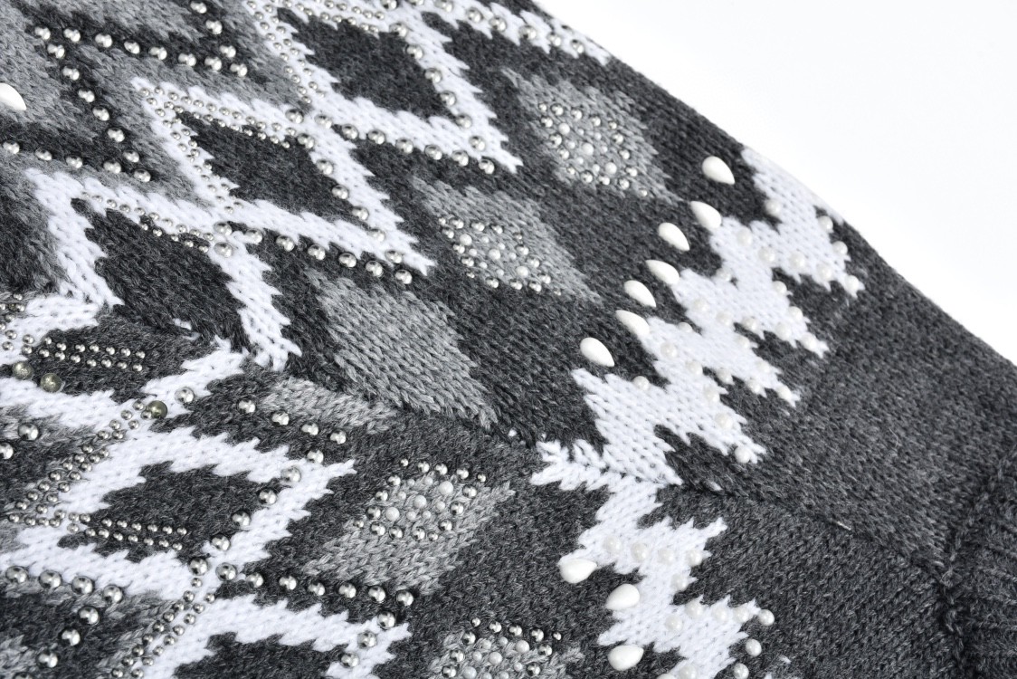 [Copy]LOUIS VUITTON 路易威登 SKI滑雪系列 灰白珠饰点缀圆领毛衣 长袖 灰色 1AGJUT