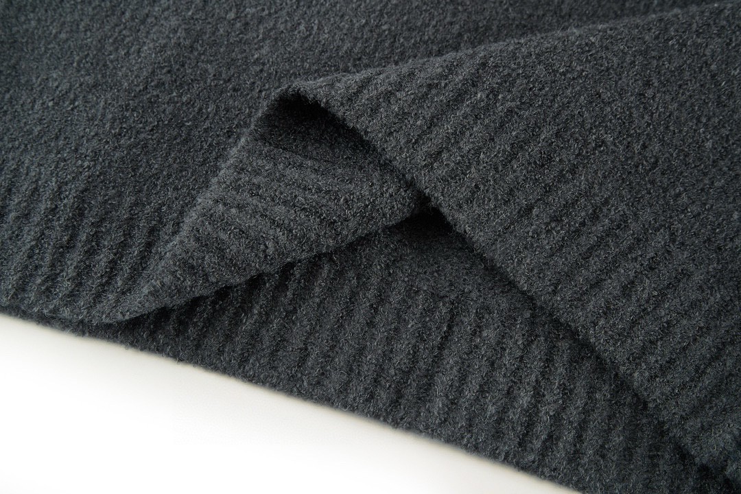 LOUIS VUITTON 路易威登 纯色字母logo印花圆领毛衣 长袖 深灰色 1AGJH7