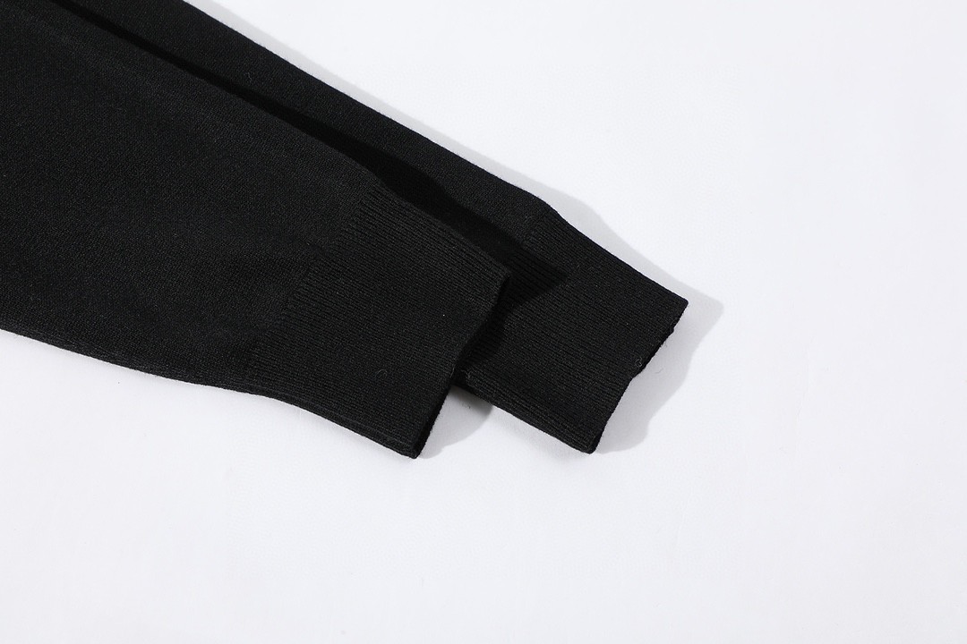 MIU MIU 缪缪 徽标刺绣logo羊毛polo领毛衣 长袖 黑色