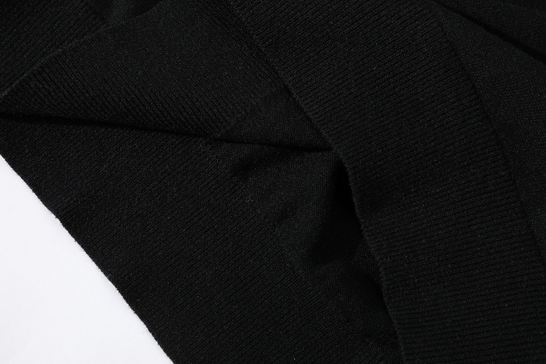 MIU MIU 缪缪 徽标刺绣logo羊毛polo领毛衣 长袖 黑色