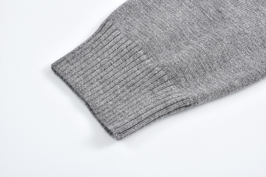 MIU MIU 缪缪 徽标刺绣logo羊绒针织衫 开衫 毛衣 外套 长袖 灰色 黑色