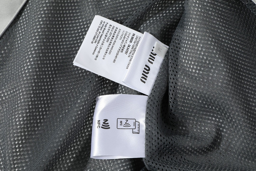 MIU MIU 缪缪 logo字母徽标羊羔毛领拉链冲锋衣 夹克 外套 长袖 白色 钢灰色 ML1093-15RF-F0009-S-OOO