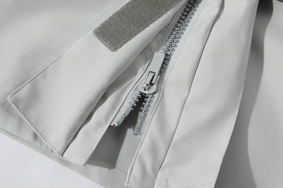 MIU MIU 缪缪 logo字母徽标羊羔毛领拉链冲锋衣 夹克 外套 长袖 白色 钢灰色 ML1093-15RF-F0009-S-OOO