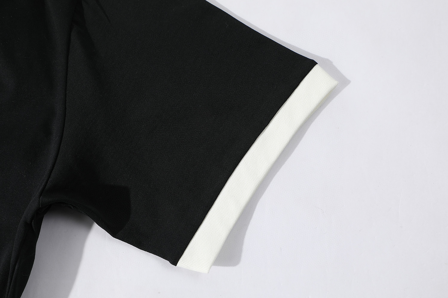 MIU MIU 撞色字母logo徽标圆领短袖 T恤 夏季 白色 黑色 MJN522-14EL-F0009-S-OOO