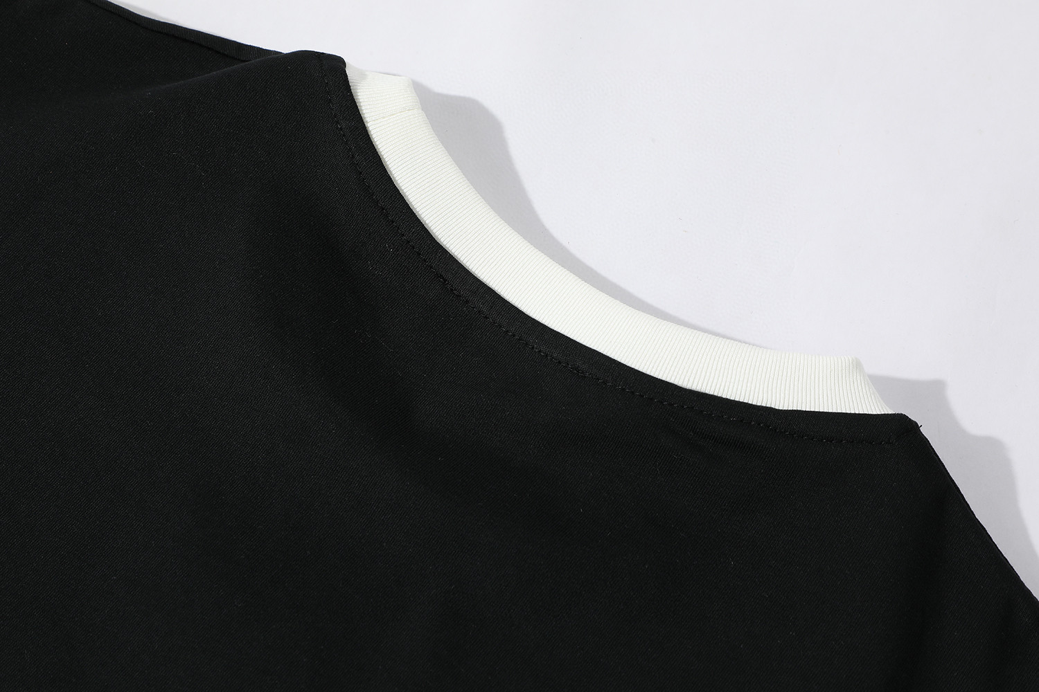 MIU MIU 撞色字母logo徽标圆领短袖 T恤 夏季 白色 黑色 MJN522-14EL-F0009-S-OOO