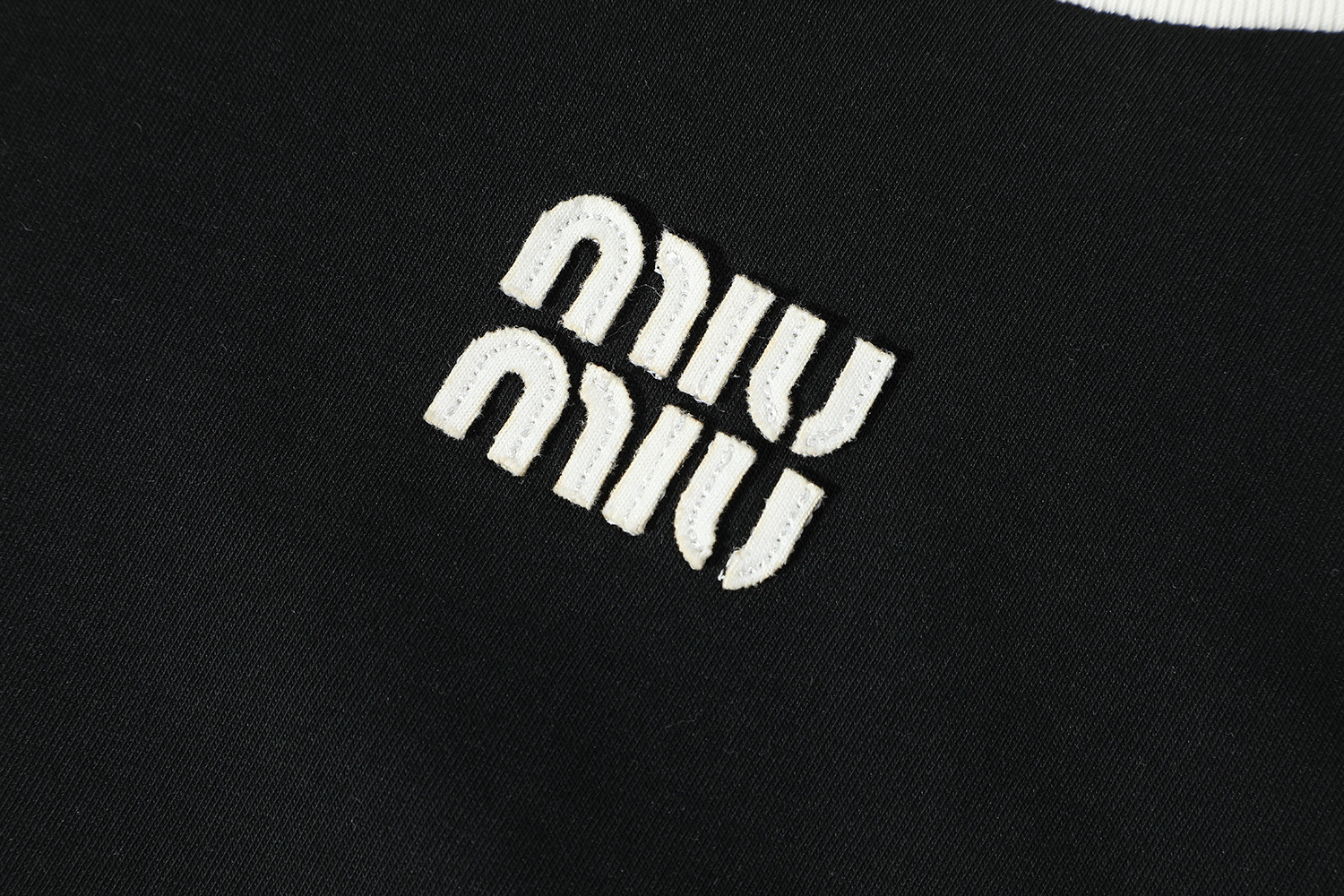 MIU MIU 撞色字母logo徽标圆领短袖 T恤 夏季 白色 黑色 MJN522-14EL-F0009-S-OOO