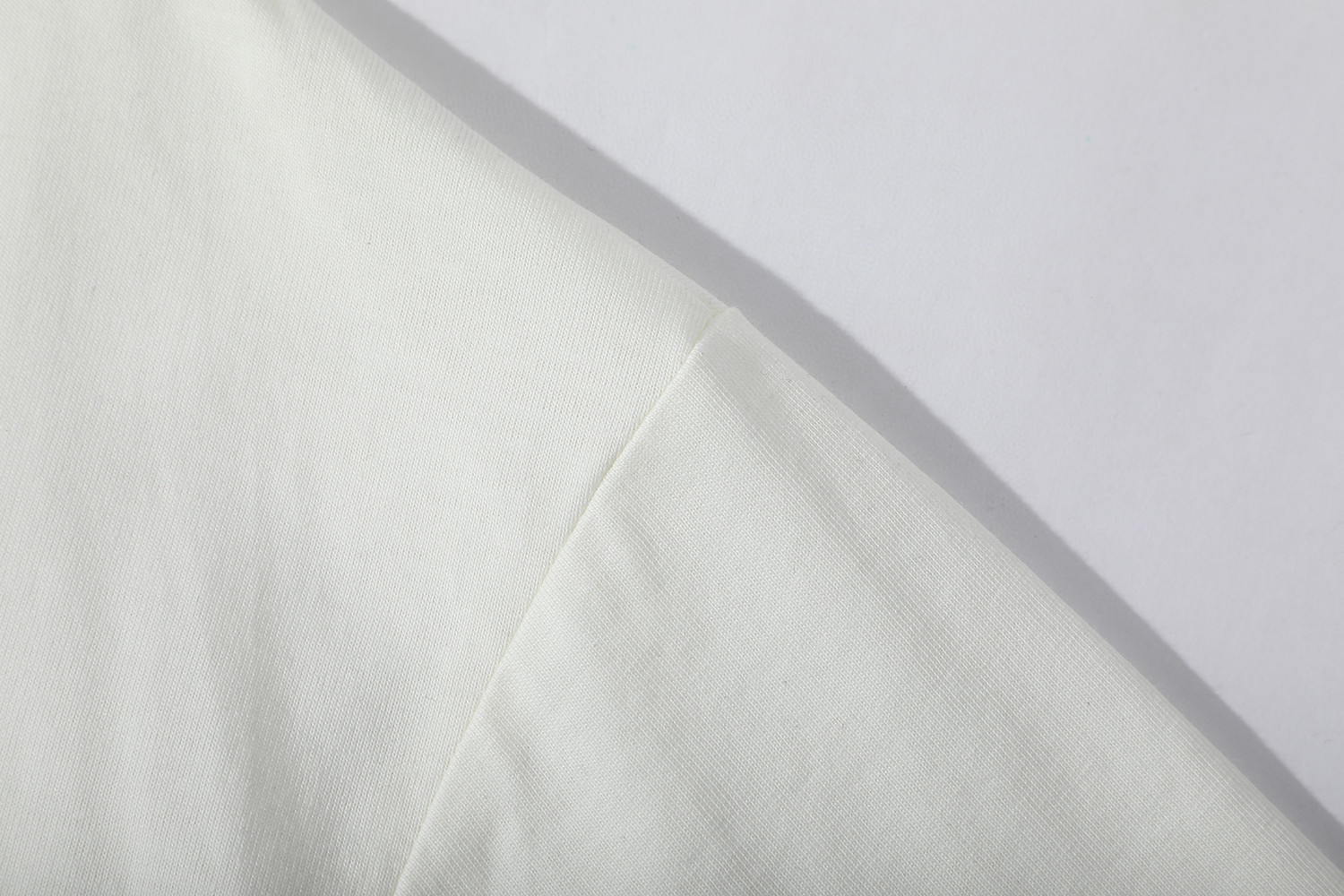 MIU MIU 撞色字母logo徽标圆领短袖 T恤 夏季 白色 黑色 MJN522-14EL-F0009-S-OOO