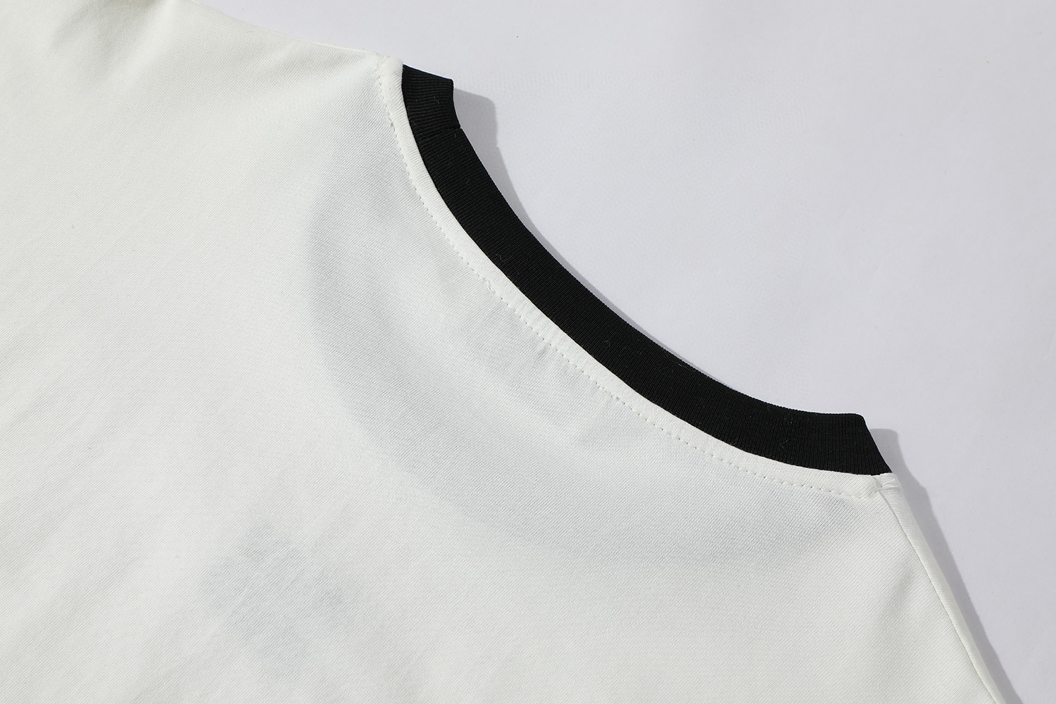 MIU MIU 撞色字母logo徽标圆领短袖 T恤 夏季 白色 黑色 MJN522-14EL-F0009-S-OOO