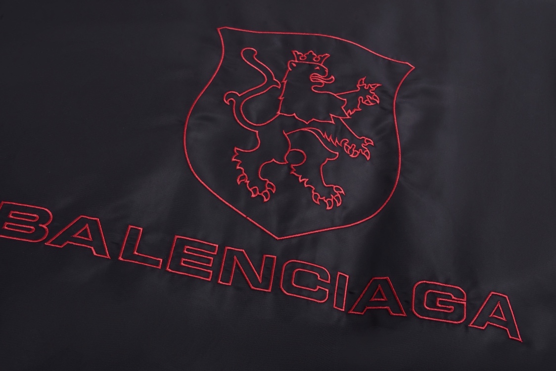 Balenciaga 巴黎世家 Lion Club Varsity SS25 立领单排扣飞行员夹克 棒球服 外套 长袖 黑色 814123TRO511000