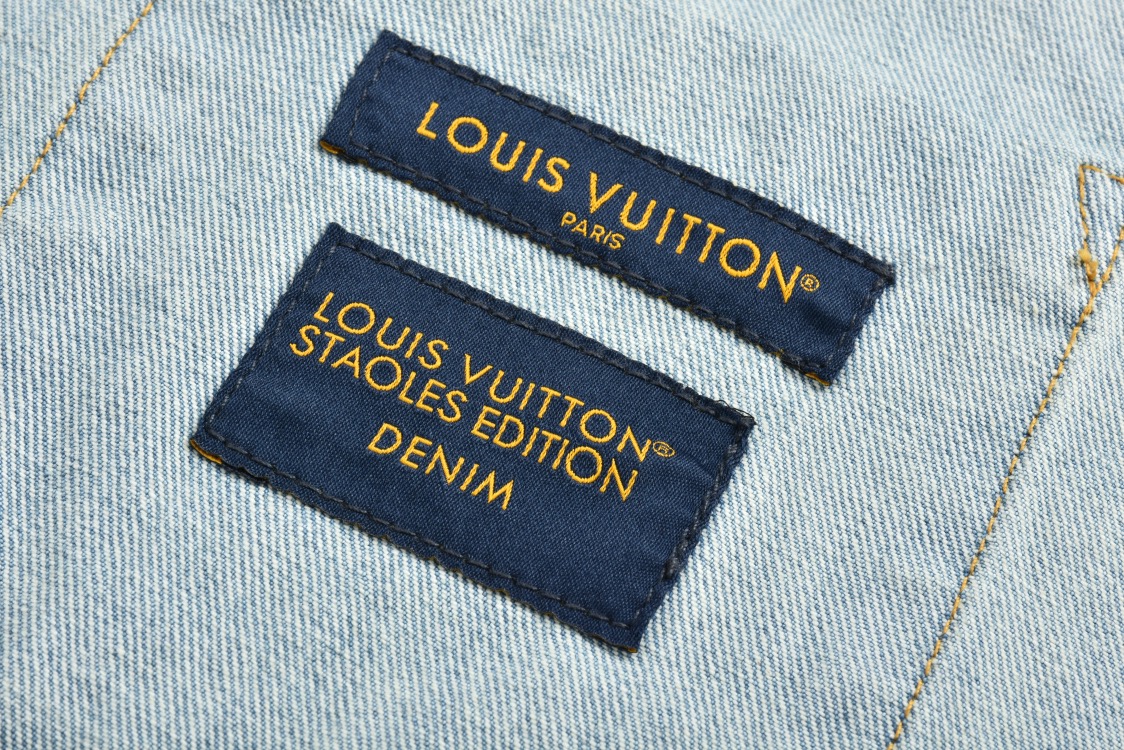 LOUIS VUITTON 路易威登 刺绣字母logo单排扣衬衫 短袖 蓝色 1AGJOP