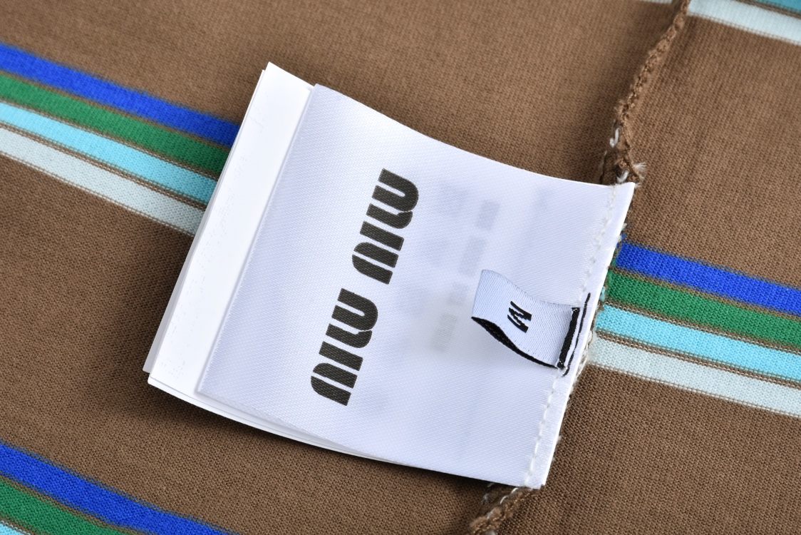 MIU MIU 拼色条纹字母logo徽标圆领短袖 T恤 夏季 咖色 绿色 MJN537-14RT-F03SN-S-OOO