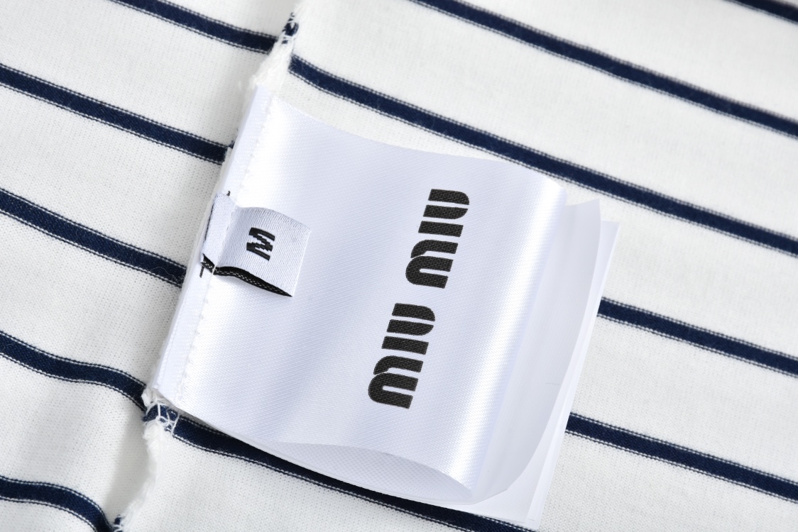 MIU MIU 条纹字母logo徽标圆领短袖 T恤 夏季 白色 