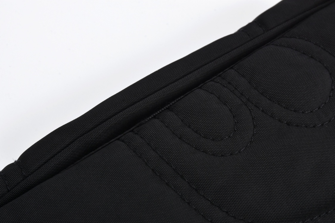 LOUIS VUITTON 路易威登 暗纹刺绣绿松石拉链夹克 外套 黑色 1AFWK0