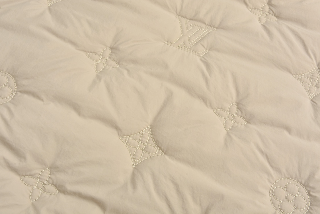 LOUIS VUITTON 路易威登 纯色字母压花刺绣拉链连帽棉服 夹克 外套 米色 1AFYAE