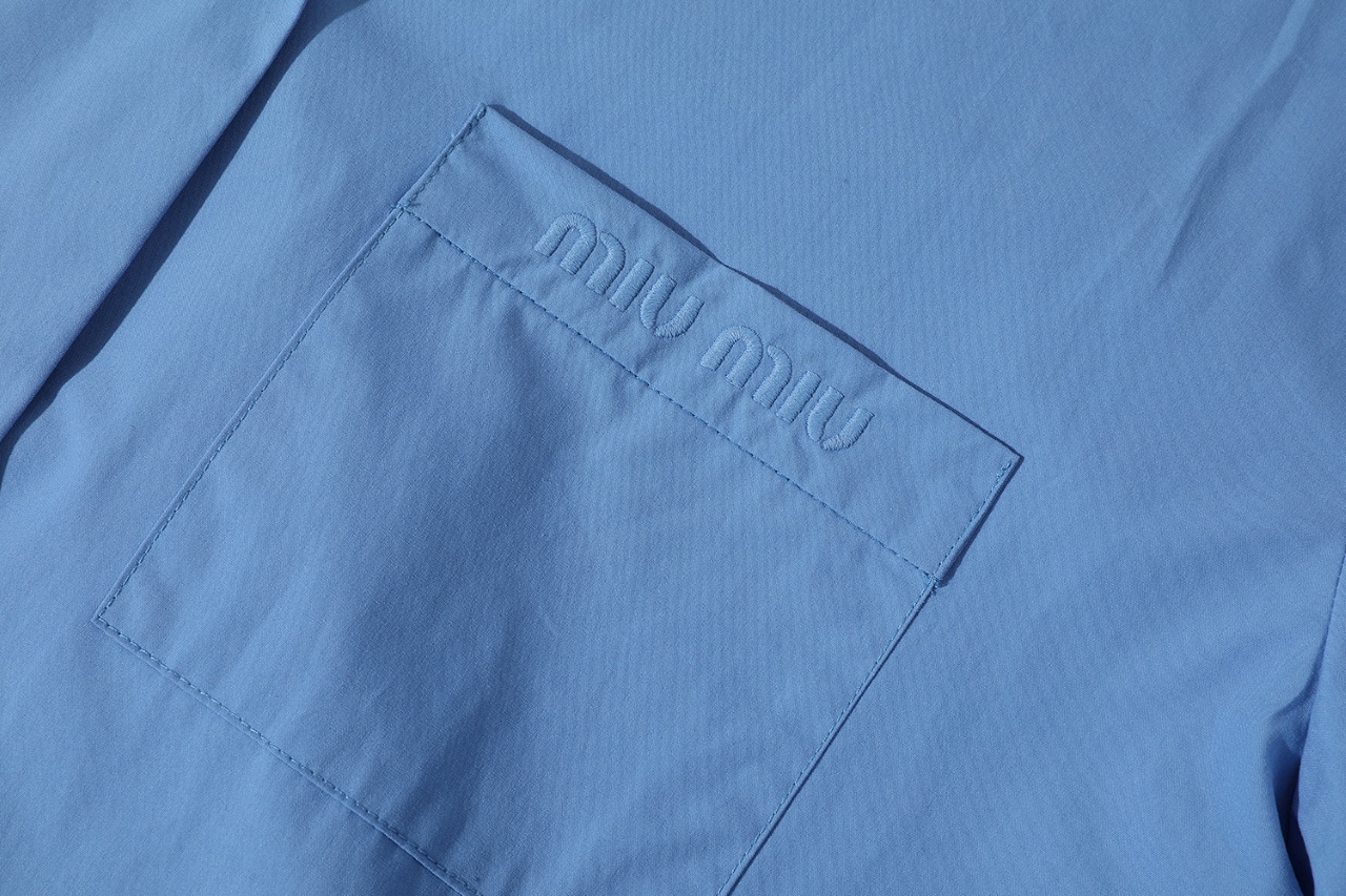 MIU MIU 缪缪 刺绣字母logo单排扣衬衫 长袖 蓝色 白色 MK1884-15UL-F0013-S-OOO