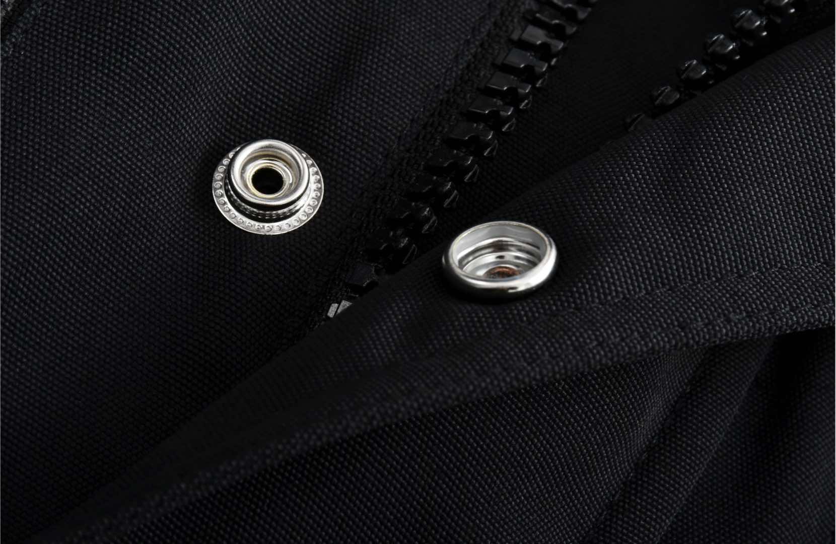 CELINE 赛琳 多口袋字母logo拉链连帽夹克 外套 长袖 黑色 RV0070339-38NO