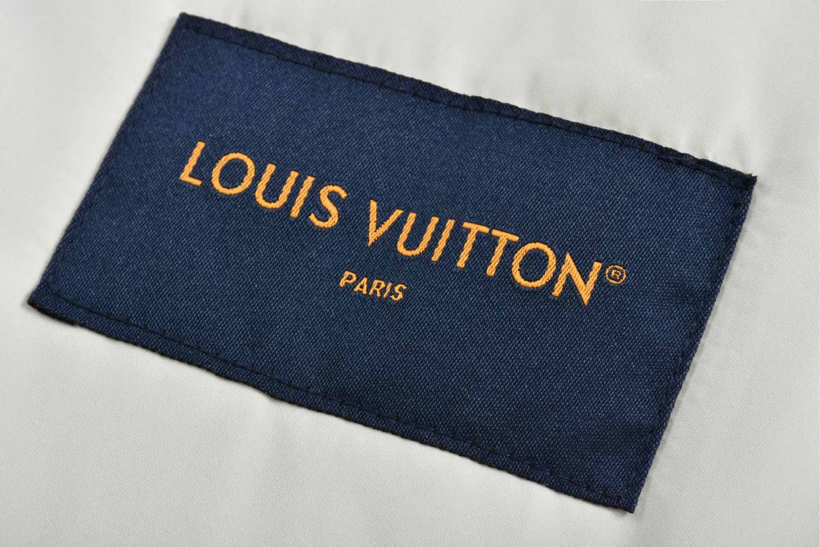 LOUIS VUITTON 路易威登 纯色珩缝刺绣logo拉链立领棉服 夹克 外套 1AGIOO