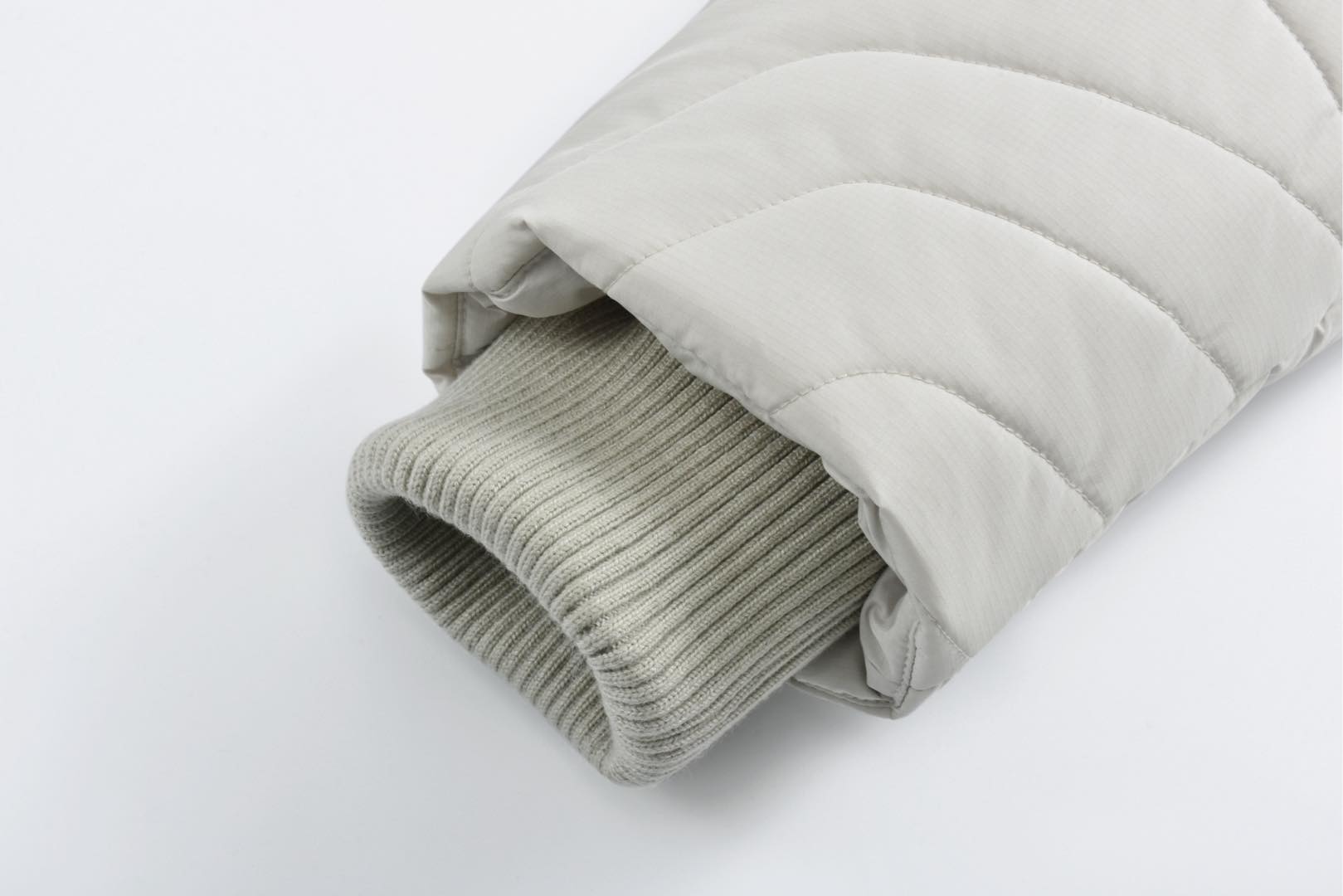 LOUIS VUITTON 路易威登 纯色珩缝刺绣logo拉链立领棉服 夹克 外套 1AGIOO