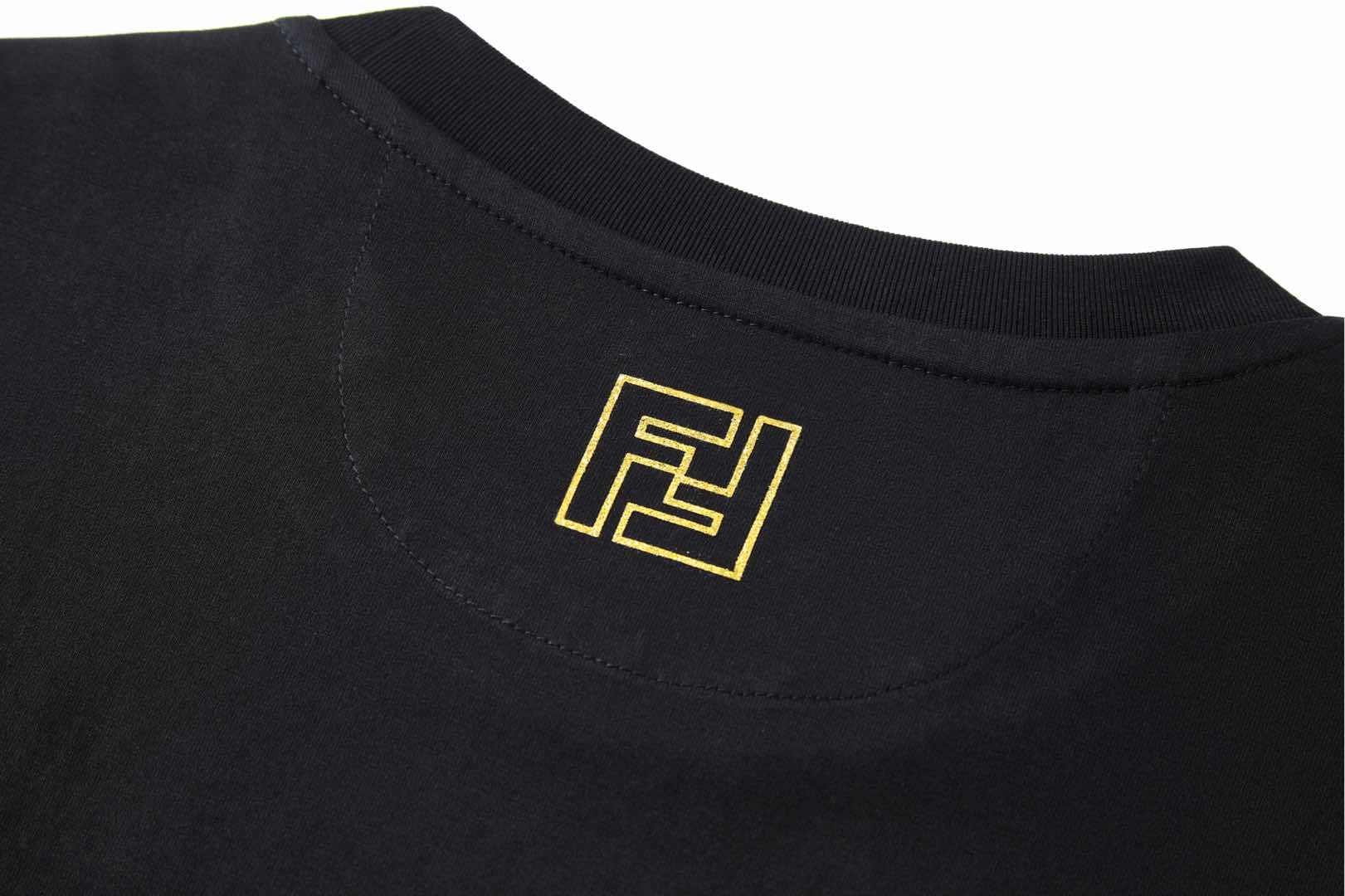 FENDI 芬迪 烫金字母logo圆领T恤 短袖 上衣 黑色 FY0936ATLGF1QYF