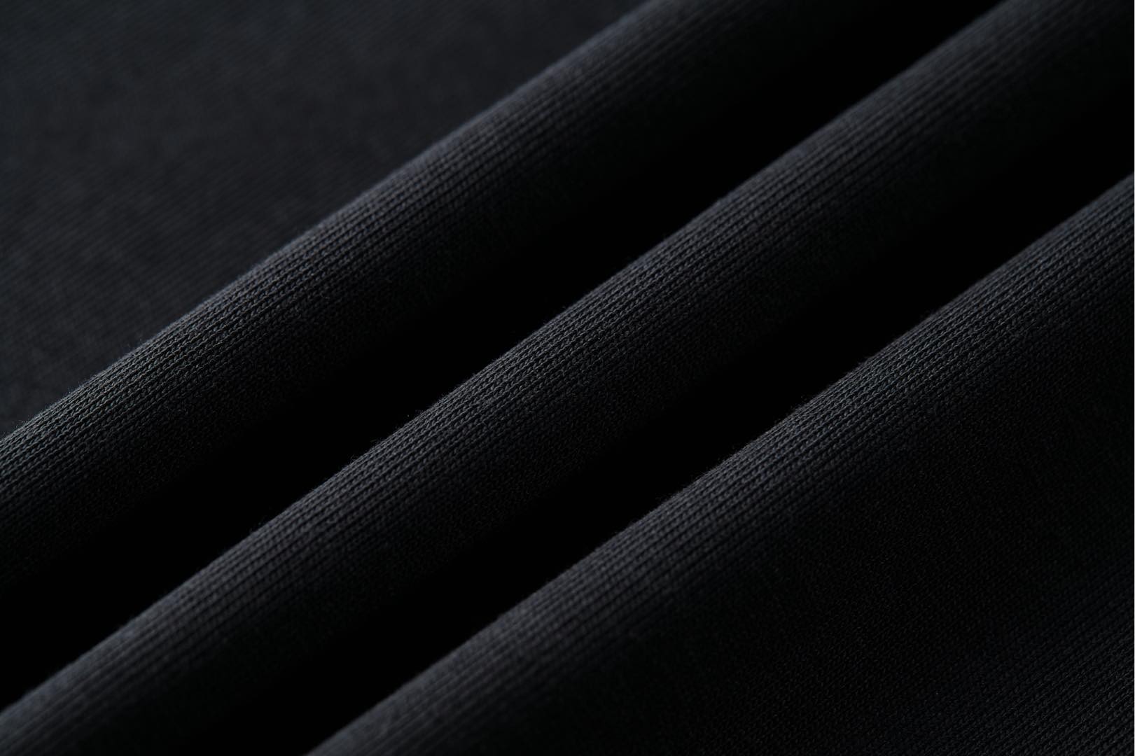 CELINE 赛琳 梵文刺绣字母logo印花 短袖 T恤 圆领 夏款 黑色 RX00D671Q-38AW