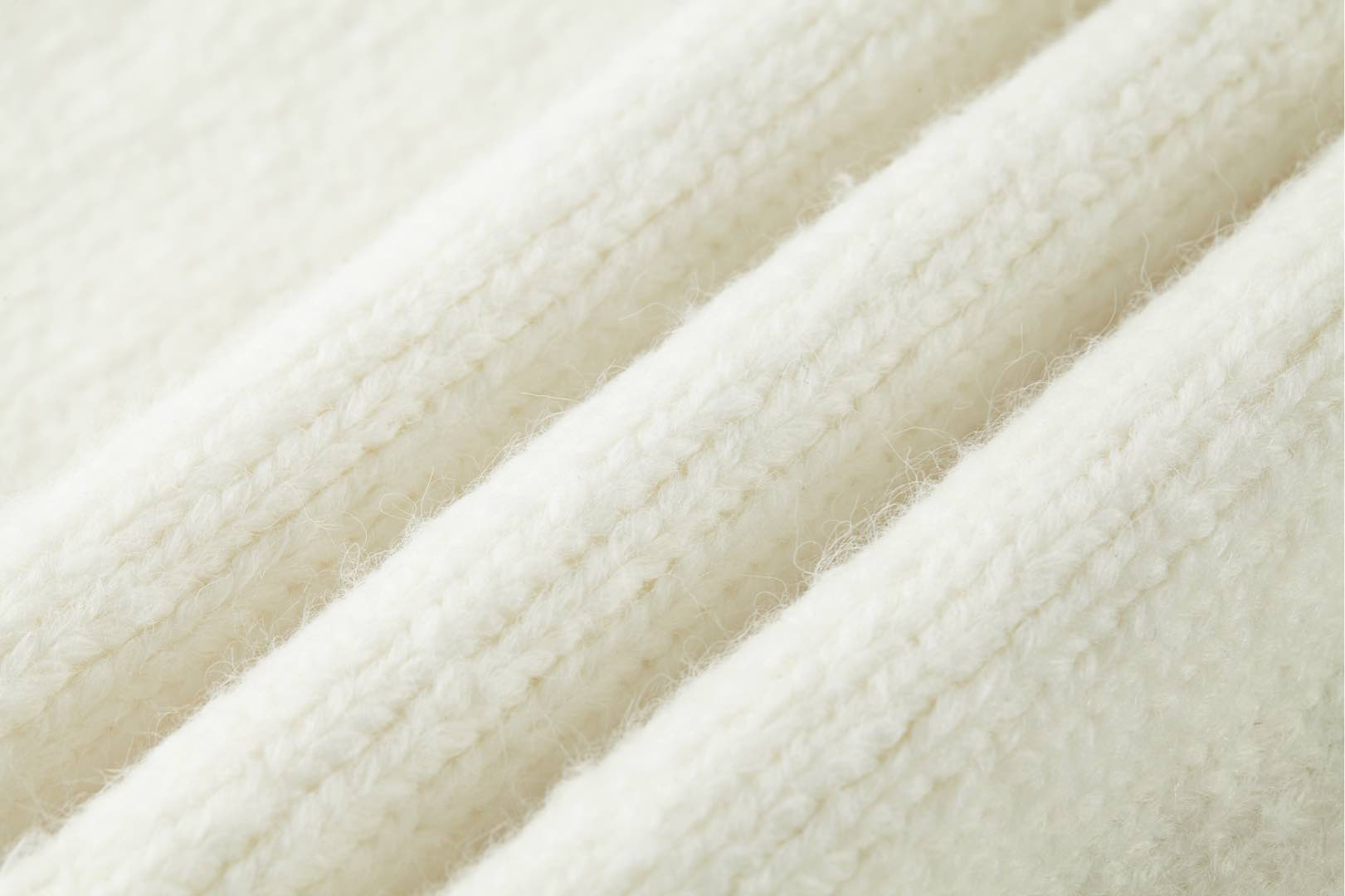 LOUIS VUITTON 路易威登 纯色字母嵌花圆领毛衣 长袖 白色 1AHEC0