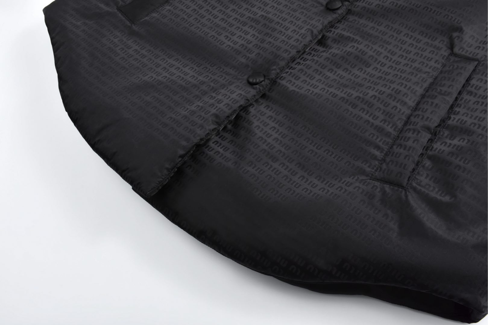 MIU MIU 缪缪 满印暗纹弹幕棉服 夹克 外套 长袖 黑色