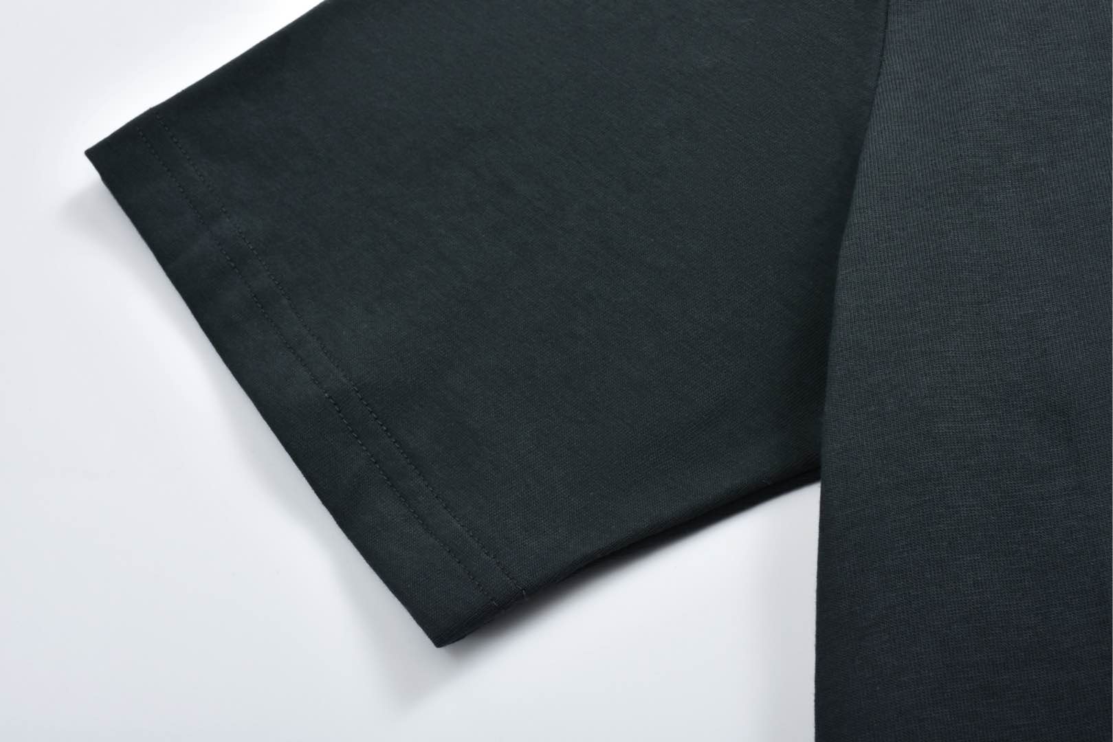 DIOR 迪奥 Kaws 25SS 联名蛇年刺绣图案短袖 圆领 T恤 夏季 白色 黑色 513J696F0554-C084