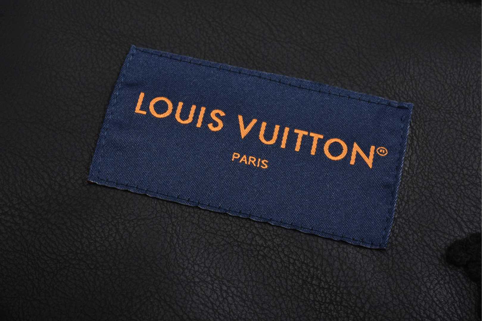 LOUIS VUITTON 路易威登 水钻字母logo羊毛拉链连帽夹克 外套 长袖 黑色 1AHBYN