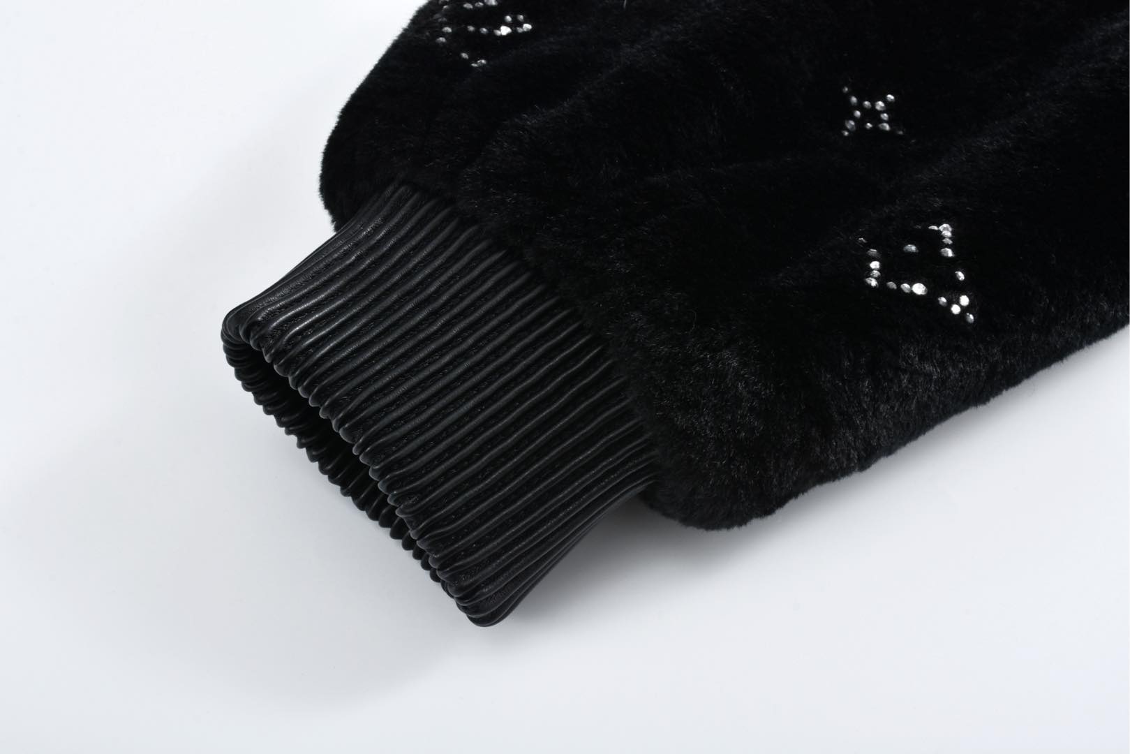 LOUIS VUITTON 路易威登 水钻字母logo羊毛拉链连帽夹克 外套 长袖 黑色 1AHBYN