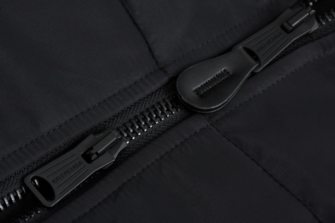 Balenciaga 巴黎世家 双环刺绣拉链连帽夹克 外套 长袖 黑色 